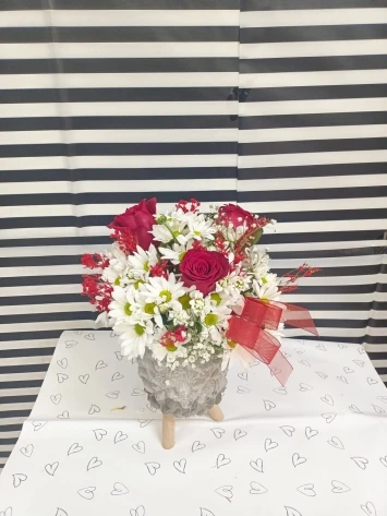 Seramik vazoda karışık 